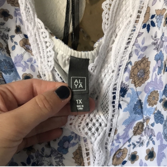 NWT Francesca's Collection Sexy Comfy Floral Pajama Top Sleepwear Loungewear - Picture 6 of 15